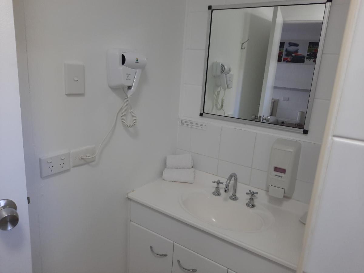 Cleveland Motor Inn Экстерьер фото