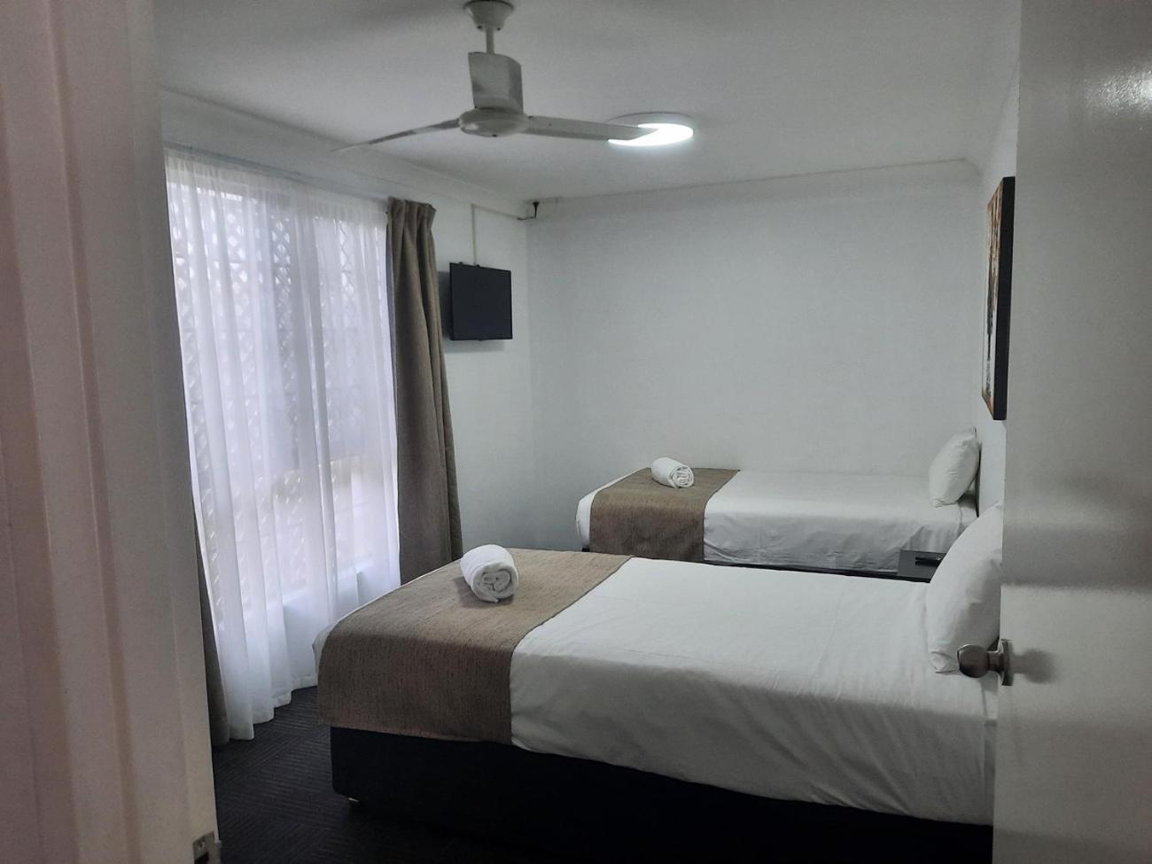 Cleveland Motor Inn Экстерьер фото